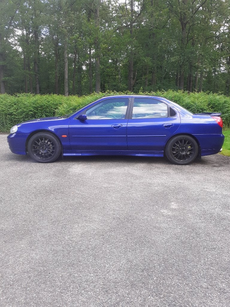 Ford Mondeo ST200 sedan 2.5 V6 project auto met motorschade, Auto's, Voorwielaandrijving, Zwart, 1309 kg, Blauw