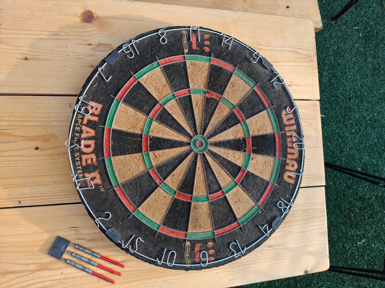 Origineel Winmau Dartbord Blade 2, Sport en Fitness, Darts, Ophalen, Gebruikt, Dartbord