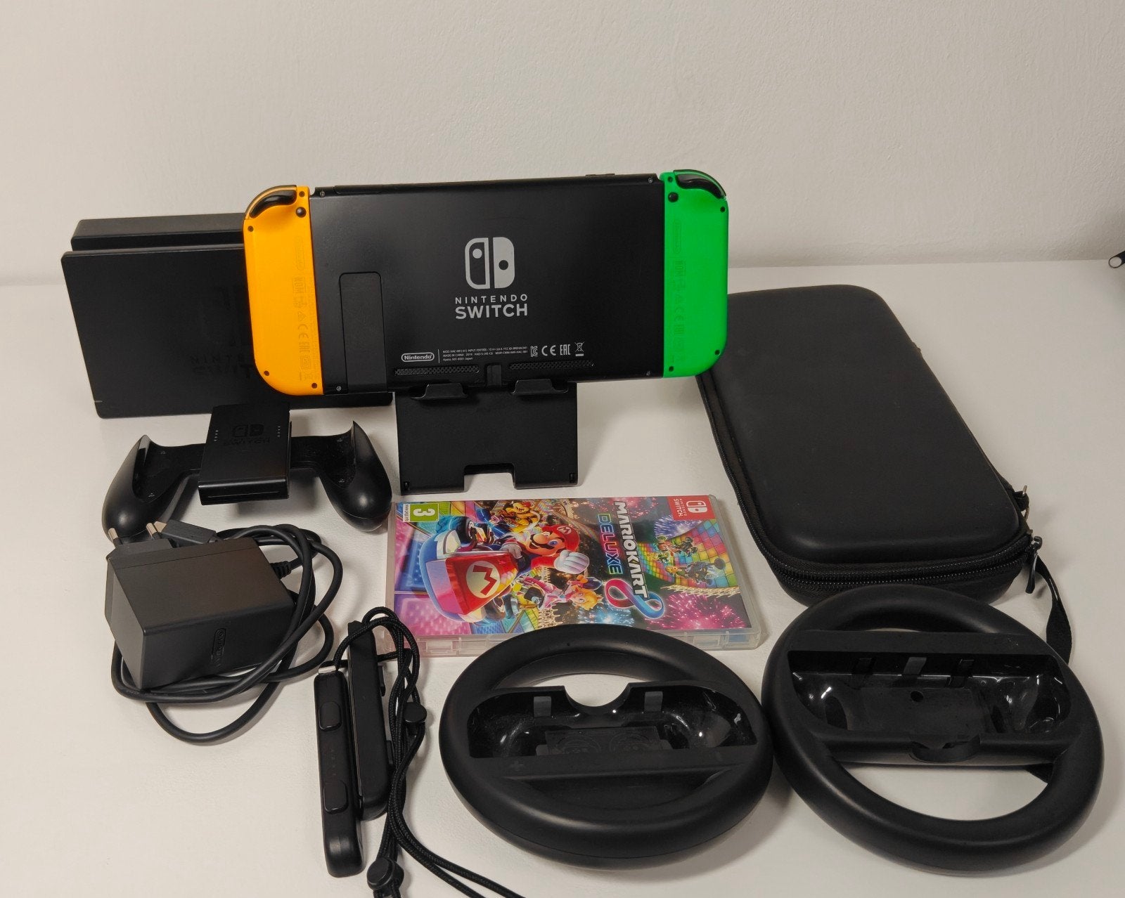 Nintendo Switch V2, Support@nintendo.com, 11-1 Hokotate-cho, Kamitoba, Minami-ku, Kyoto 601-8501, Japan, Ophalen of Verzenden