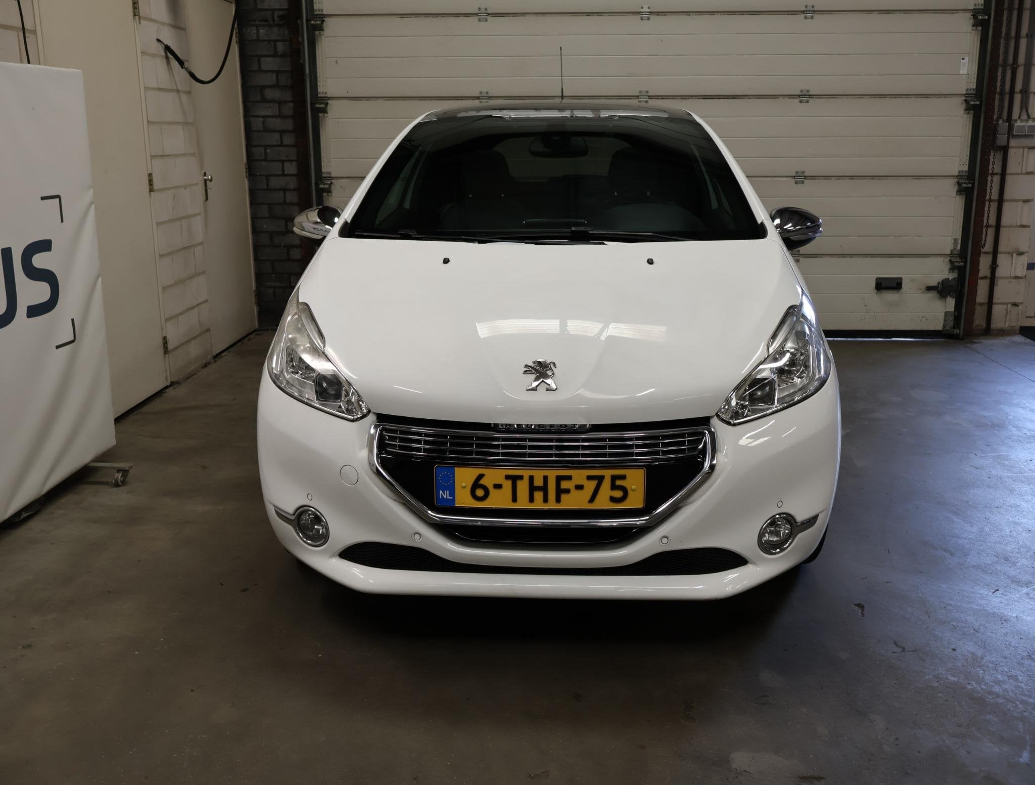 Peugeot 208 1.6 VTi XY NAP 3e eigenaar Navi Leder Pano PDC A, Voorwielaandrijving, Euro 5, Gebruikt, 4 cilinders