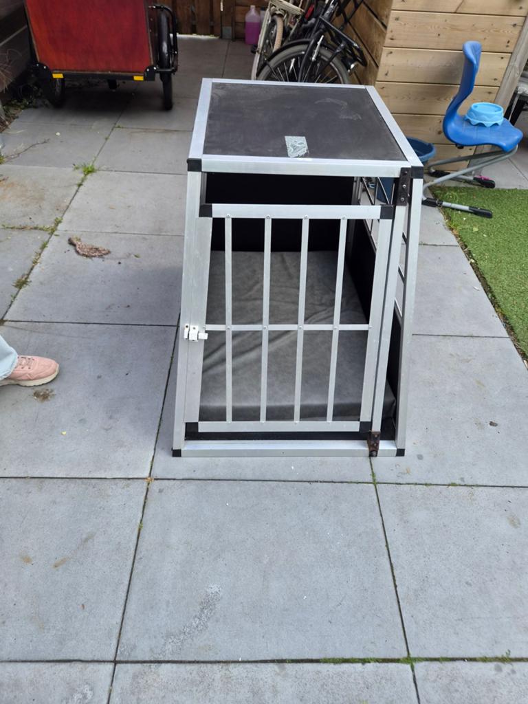 Honden bench, Dieren en Toebehoren, Hondenhokken, Ophalen of Verzenden, Zo goed als nieuw, Minder dan 75 cm, Minder dan 65 cm