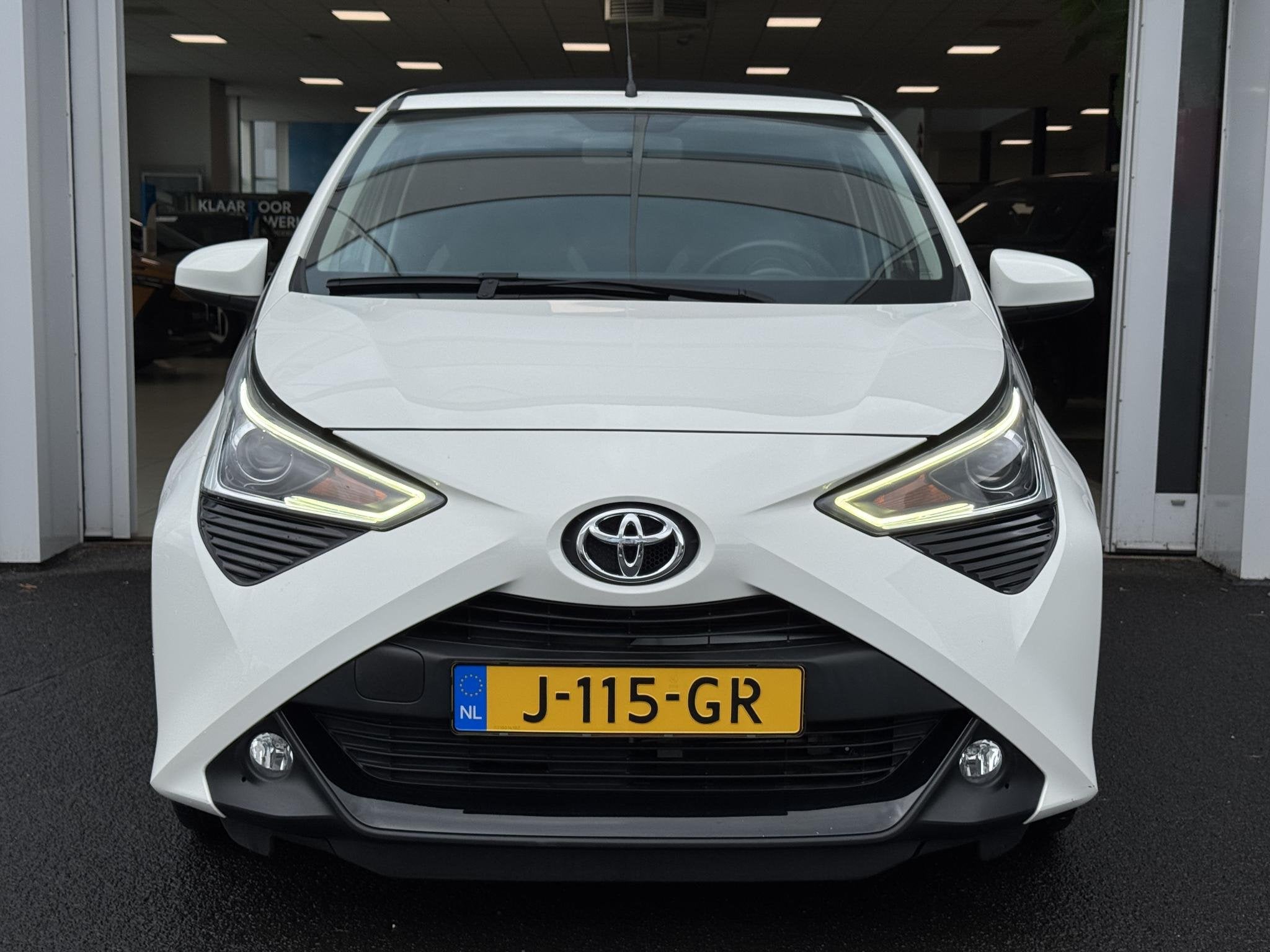 Toyota Aygo 1.0 VVT-i x-joy cabrio, Stof, Gebruikt, Euro 6, 4 stoelen