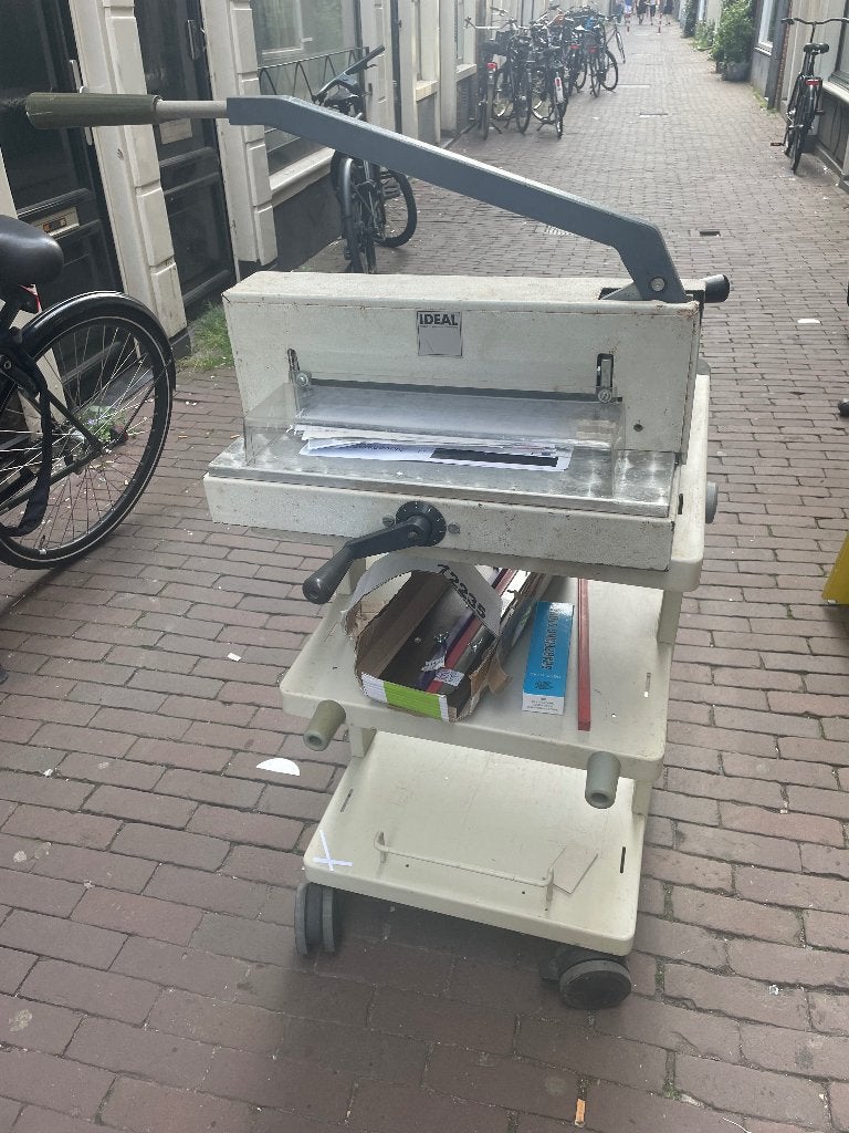 Guillotine IDEAL for cutting paper for sale, Ophalen, Gebruikt