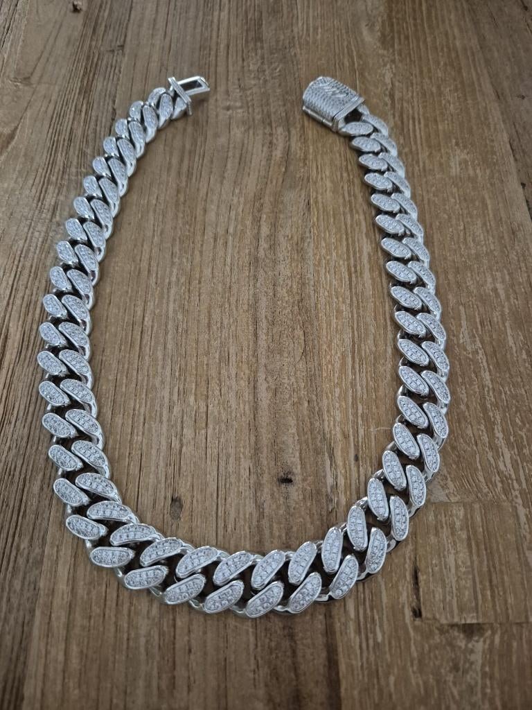 Cuban link chain 22 inch x 19mm white gold (Iced out), Wit, Nieuw, Ophalen of Verzenden, Met edelsteen