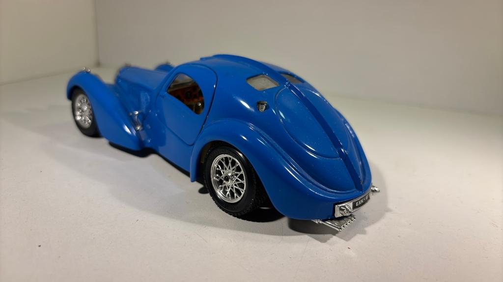 Bugatti atlantic 1936 Bburago 1.24, Ophalen of Verzenden, Bburago, A, A