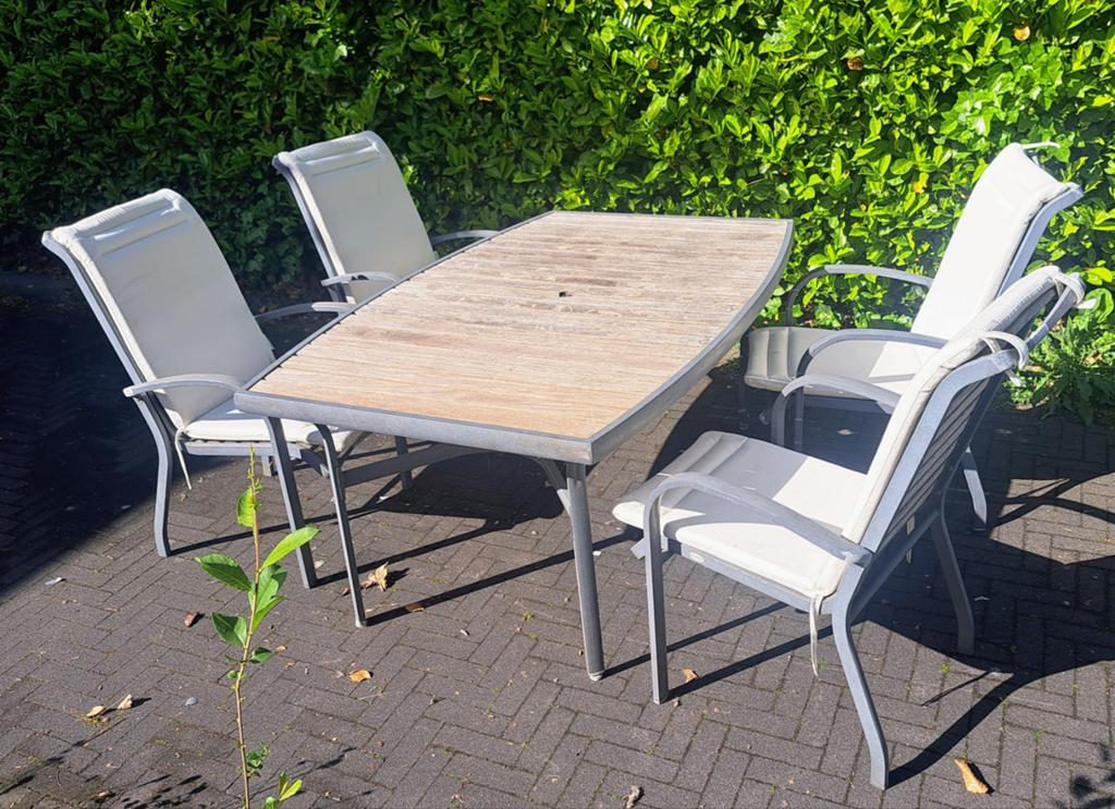 Tuintafel + 4 stoelen, Ophalen, 4 zitplaatsen, Gebruikt, Eettafel