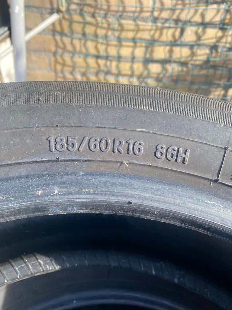 2 sets zomerbanden 185/60R16 en 195/55R16, Auto-onderdelen, Banden en Velgen, Ophalen, Gebruikt, 16 inch, 185 mm
