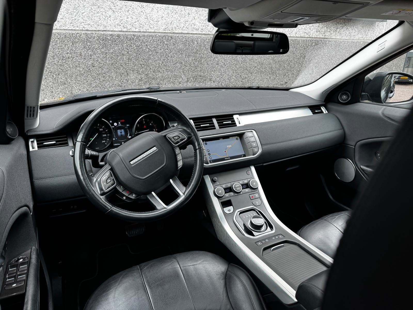 Land Rover Range Rover Evoque 2.0 D150 AWD R-Dynamic S |Pano, Auto's, Automaat, Gebruikt, Leder, Bedrijf