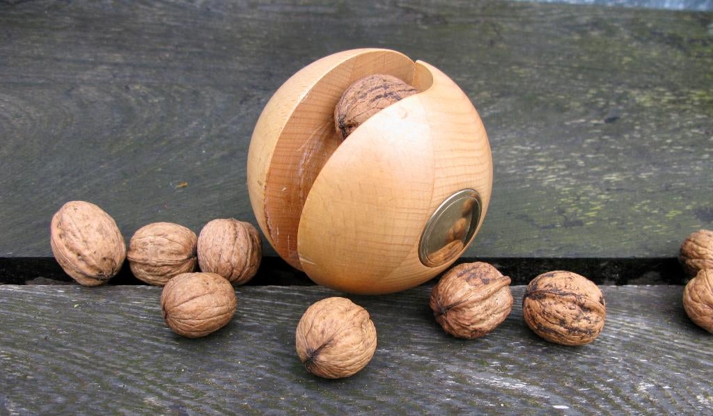 NOTENKRAKER HOUT DUITS DESIGN CHRISTIAN MARX, Ophalen of Verzenden