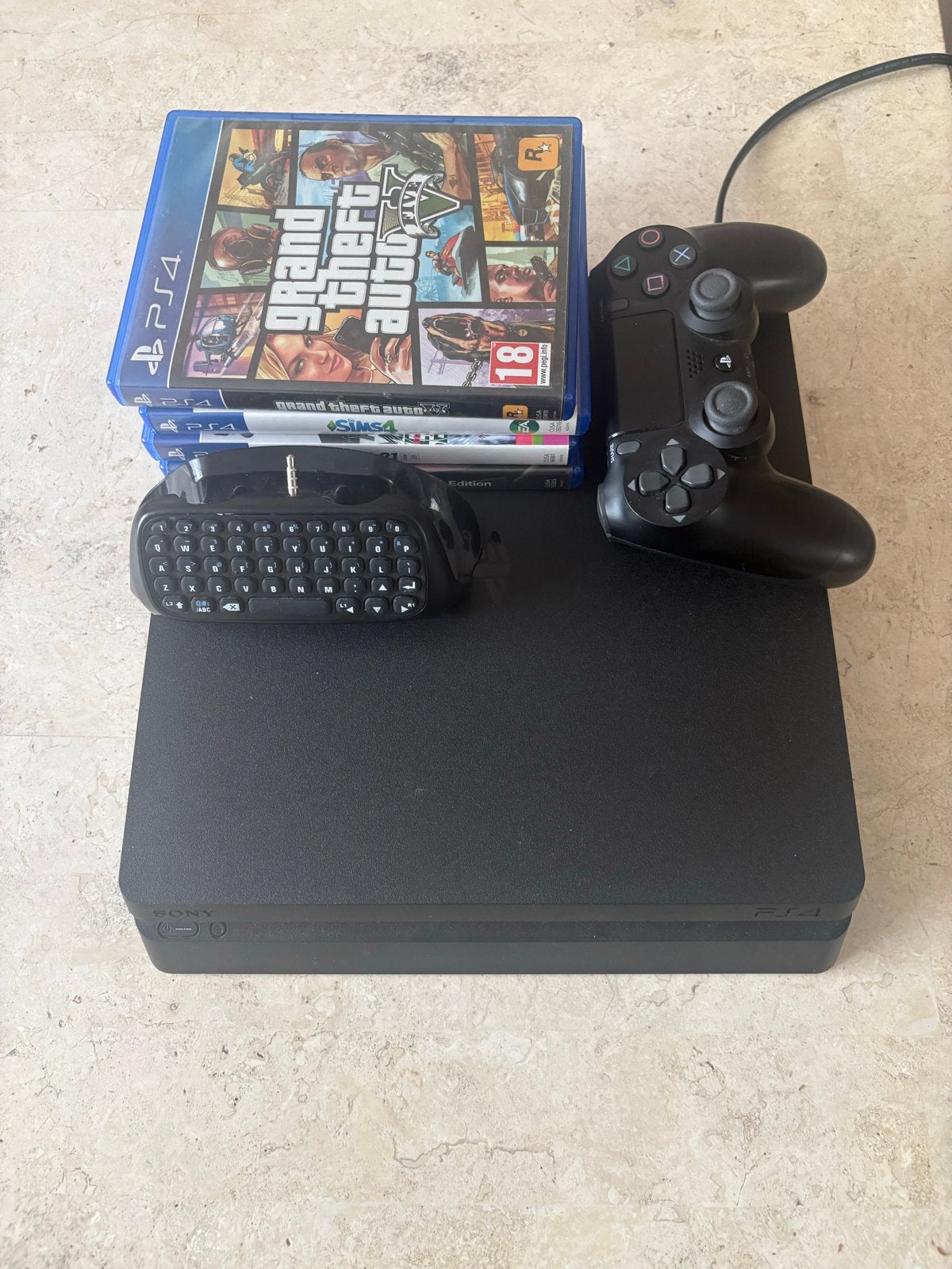 PlayStation 4  1TB, controller en 5 games, Spelcomputers en Games, Ophalen of Verzenden, 1 TB, Met 1 controller, Gebruikt