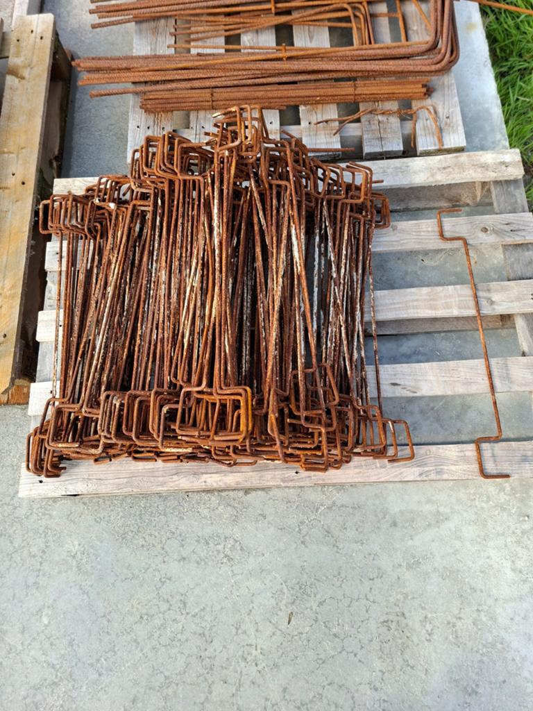 Partij gebruikte ijzeren beugels - 60 cm lang, Ophalen, Gebruikt
