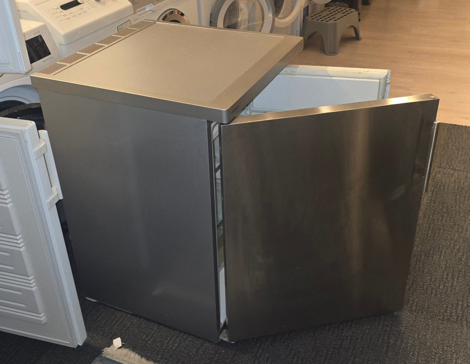 Liebherr tafelmodel koelkast met vriesvak chrome kleur, Ophalen, Gebruikt, 50 tot 100 cm, Nvt