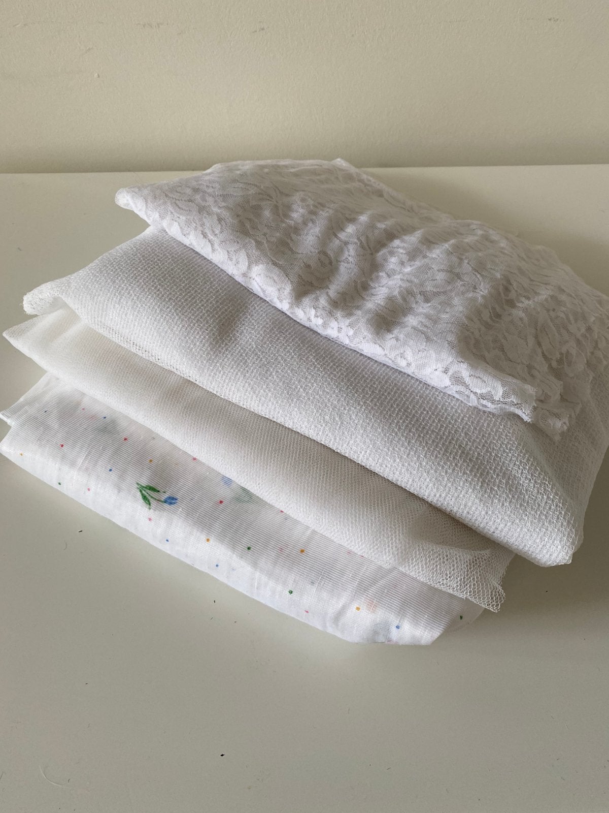Meerdere pakketten met mix stoffen - Ruilen voor een sixpack, Ophalen, Overige materialen, Overige kleuren, Zo goed als nieuw