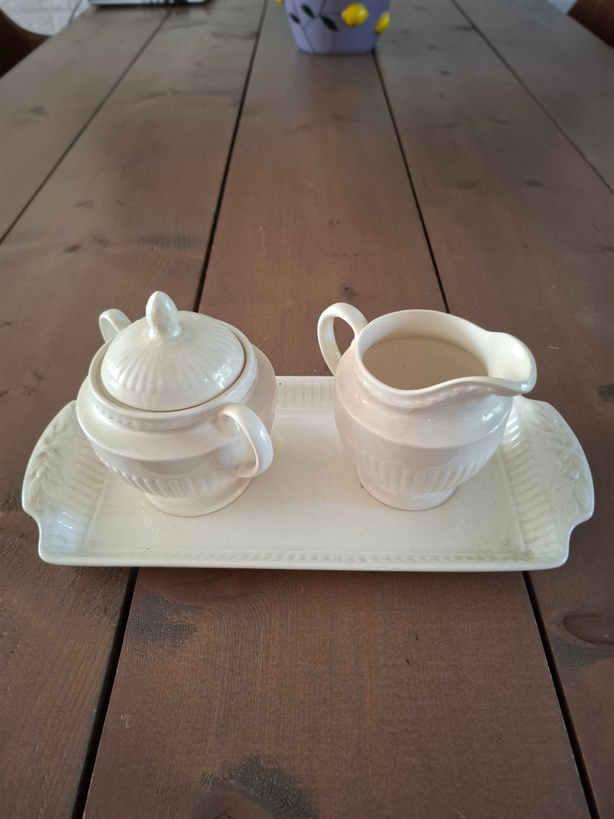 Wedgwood Etruria & Barlaston suiker- en melkset op dienblad, Klassiek, Overige typen, Ophalen of Verzenden, Zo goed als nieuw