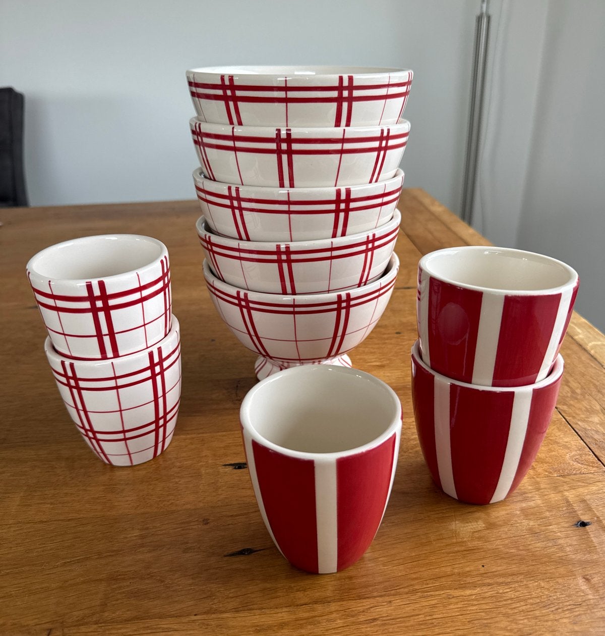 Servies euro ceramica 6 kommen en 5 bekers, rood/wit geruit, Gebruikt, Overige merken, Keramiek, Ophalen of Verzenden