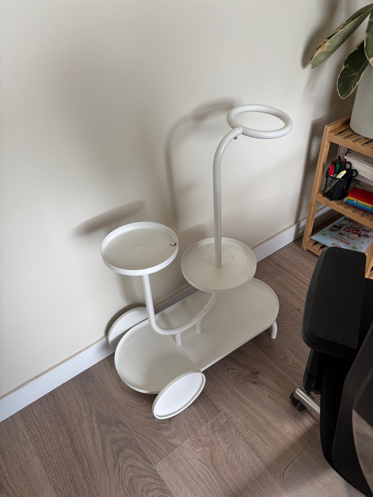 Ikea plantenstand - wit metaal, Huis en Inrichting, Gebruikt, Ophalen of Verzenden, Wit, Metaal