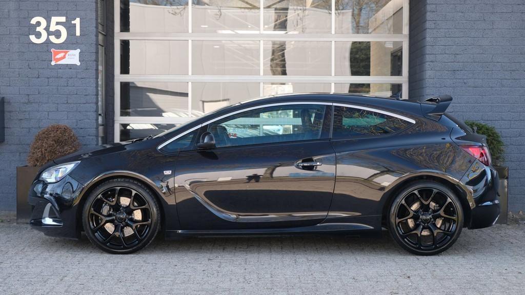 Opel ASTRA GTC 2.0 Turbo OPC 280PK NAVI LEDER VOL!, Auto's, 1998 cc, Gebruikt, 4 cilinders, Zwart