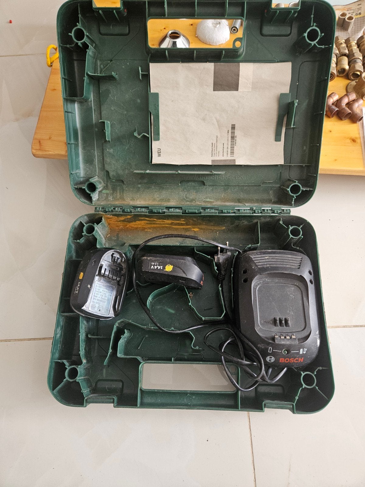 Bosch acculader en accu in koffer, Ophalen of Verzenden, Gebruikt, Overige typen