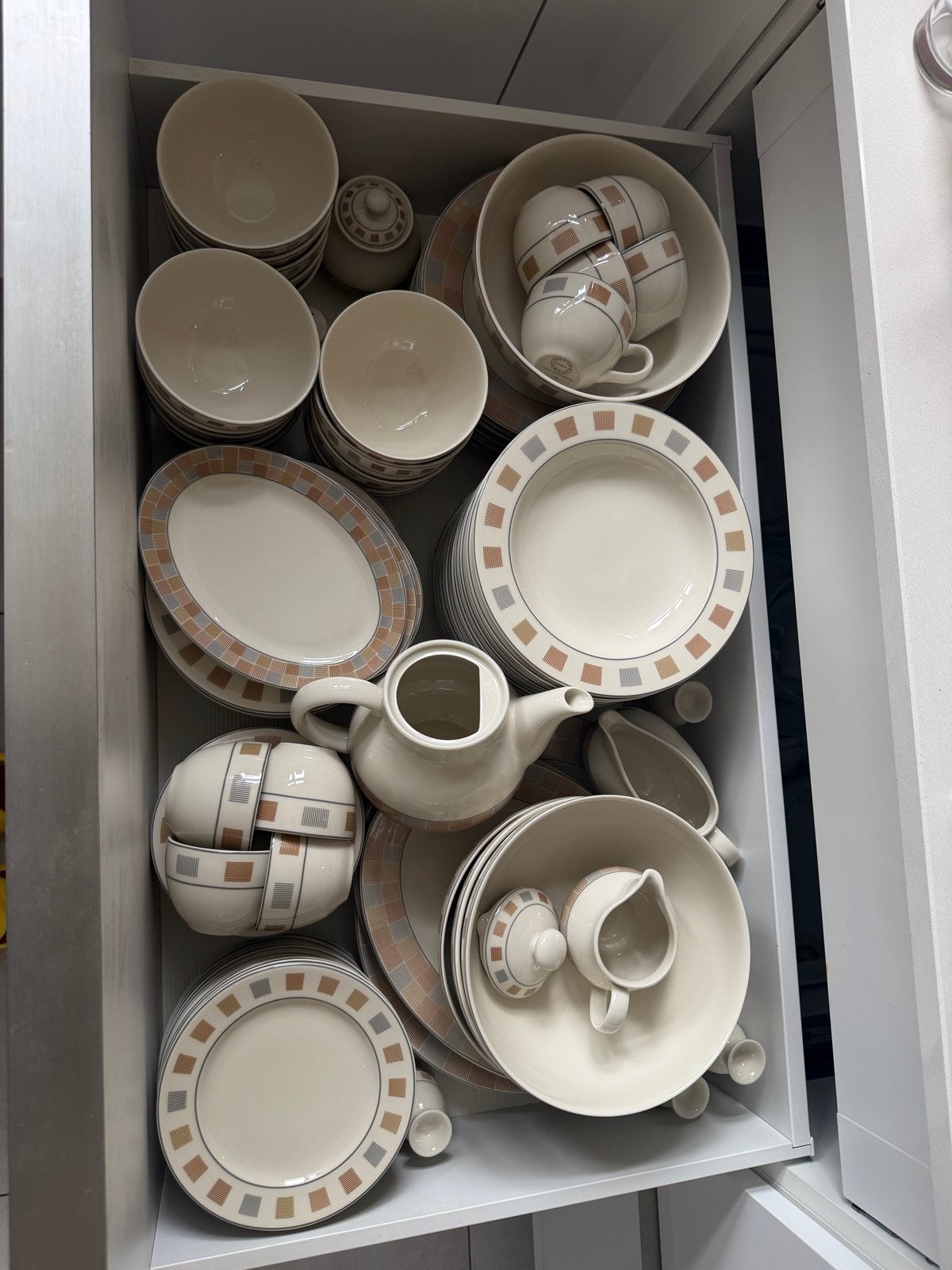 Compleet servies BAMBOO - nieuw !!, Overige merken, Keramiek, Ophalen of Verzenden, Zo goed als nieuw