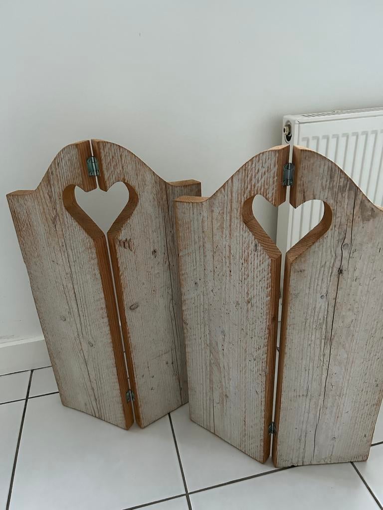 Set van Twee Steigerhouten Luiken met Hartuitsparing, Huis en Inrichting, Woonaccessoires | Overige, Ophalen, Hout, Gebruikt, Beige