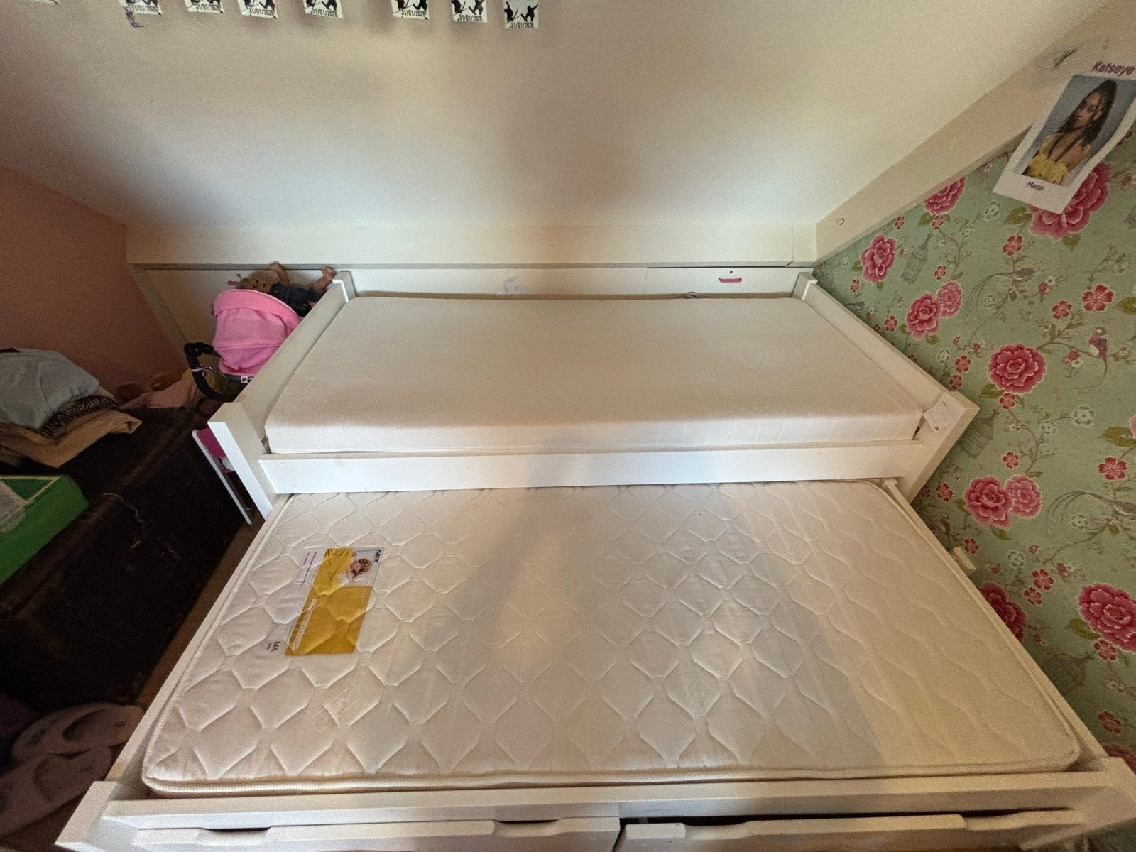 Uitschuifbaar bed met opberglades en matrassen NIEUW, Huis en Inrichting, Ophalen, Gebruikt, 90 cm, Eenpersoons
