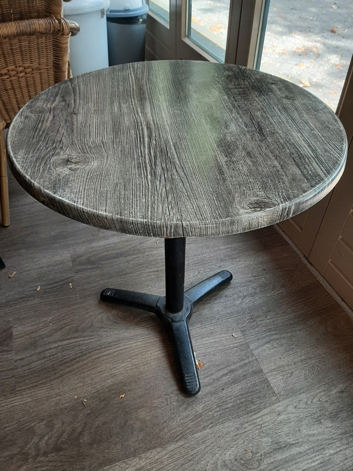 Set van 8 ronde tafels en 33 stoelen, Huis en Inrichting, Tafels | Eettafels, Ophalen, Gebruikt, Rond, 50 tot 100 cm