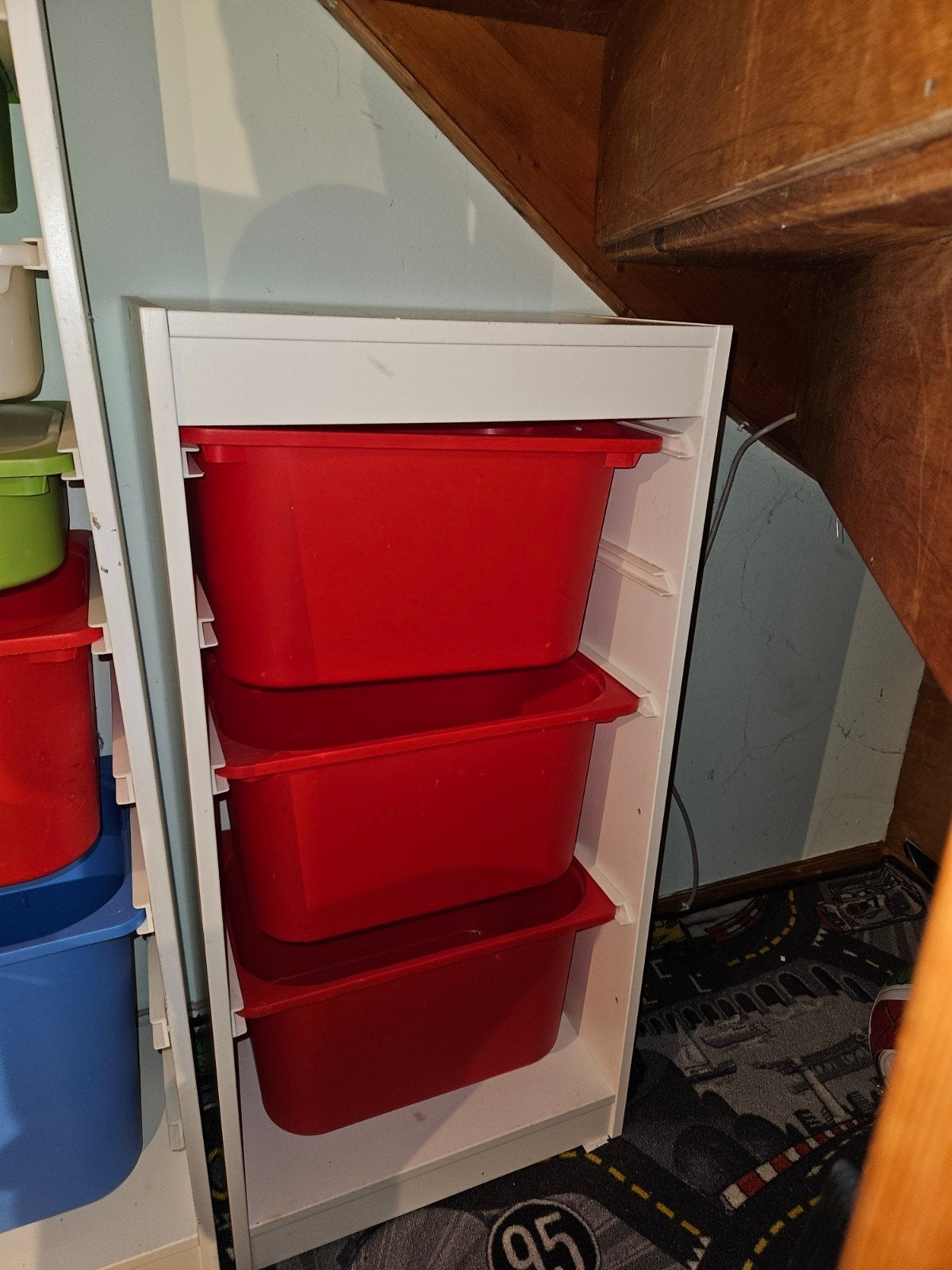 Ikea kast met hangbakken - Opbrengst voor het goede doel, Huis en Inrichting, Ophalen of Verzenden, Zo goed als nieuw
