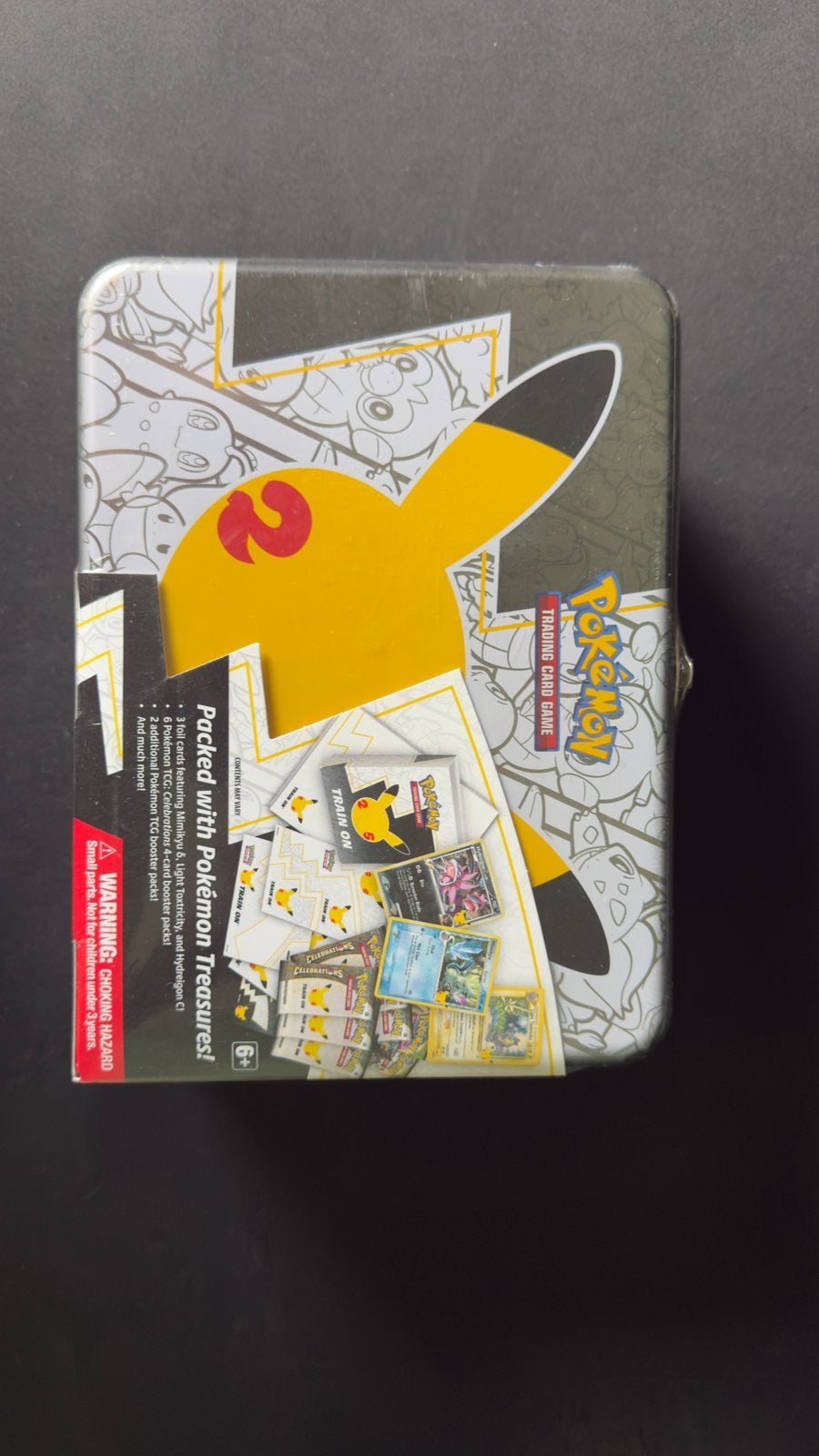 Pokémon Celebrations Collector Chest Tin - Nieuw, Ophalen of Verzenden, Nieuw, Overige typen, Foil