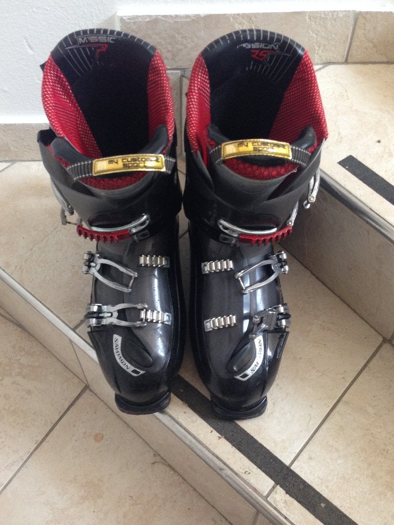 Salomon Skischoenen Carrera Helm en Ski Handschoenen, 160 tot 180 cm, Gebruikt, Skiën, Ski's