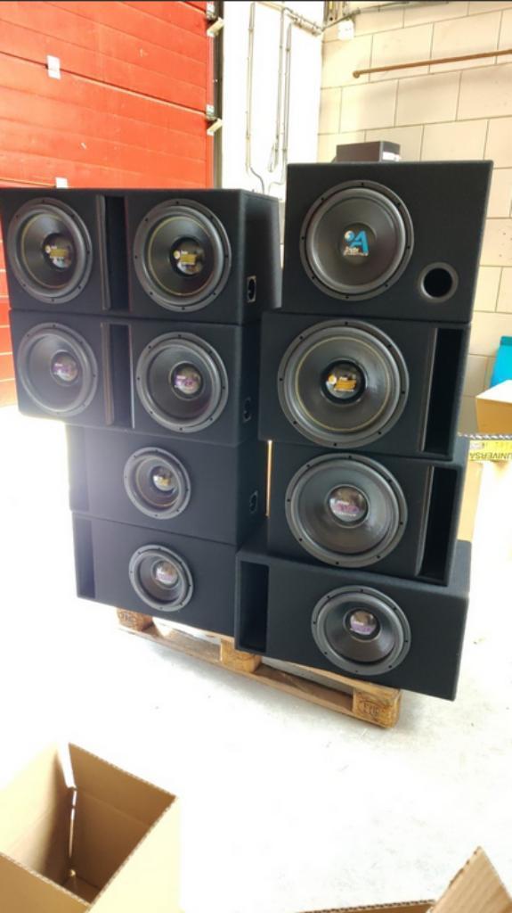 Subwoofers bassface met bijpassende kist, Niet ingevuld, Niet ingevuld, Nieuw, Ophalen of Verzenden