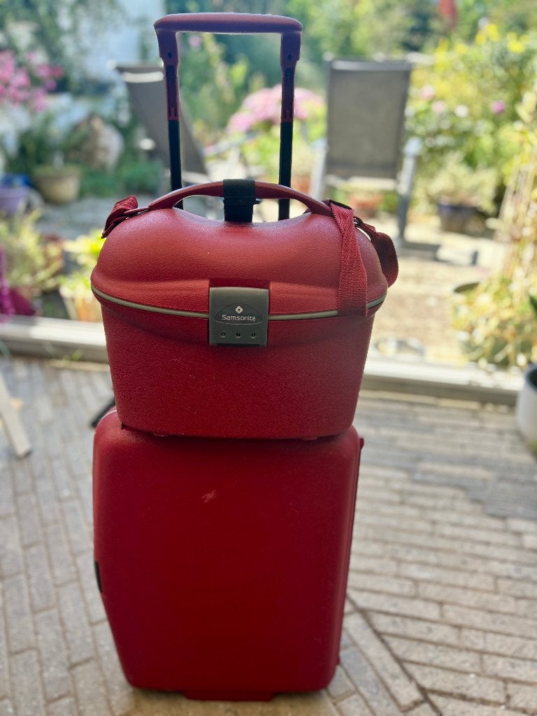 Samsonite Vintage Burgundy Hard Shell Suitcase & Vanity Case, Gebruikt, 50 tot 60 cm, Hard kunststof, 35 tot 45 cm