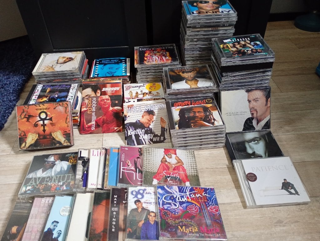 201 CD’s & CD-singles – grote collectie – diverse artiesten.