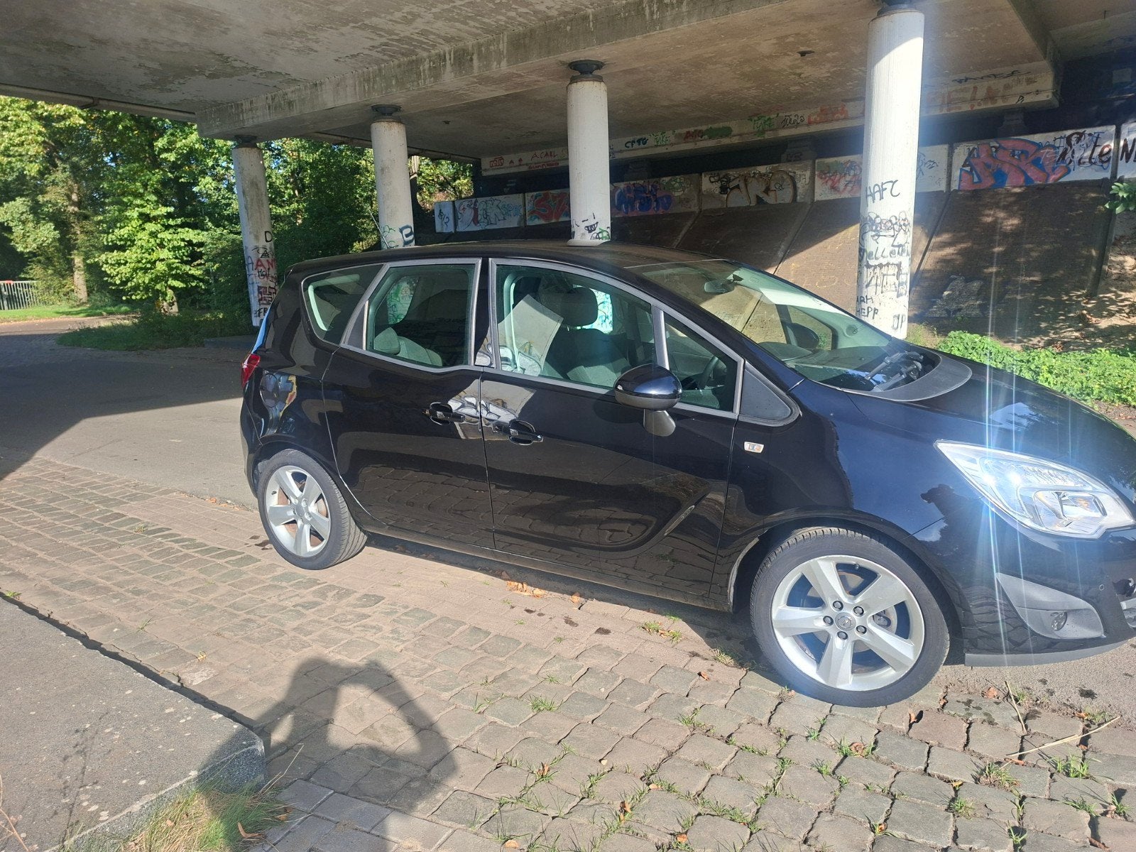 Opel Meriva 1.4 74KW 2011 Zwart, Auto's, Voorwielaandrijving, 4 cilinders, 100 pk, Zwart