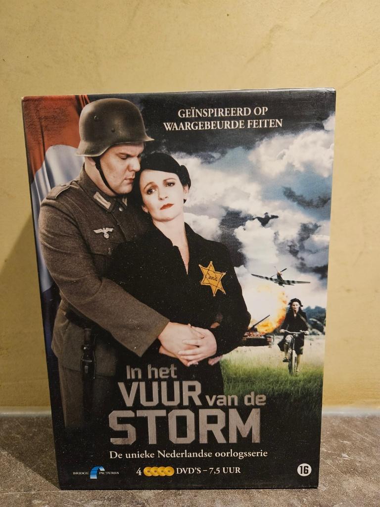In het vuur van de storm 4 dvd's, Vanaf 16 jaar, Ophalen of Verzenden, Zo goed als nieuw