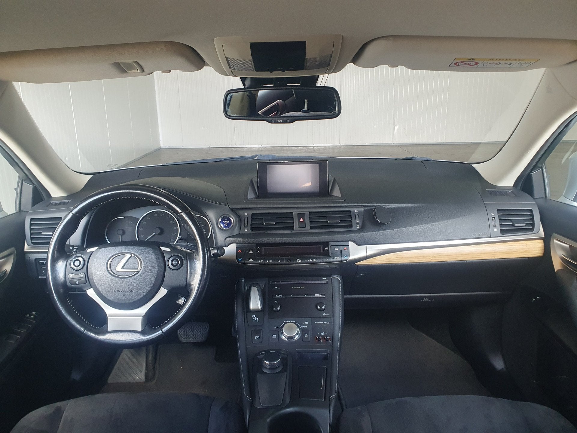 Lexus CT 200h 25th Edition NAVI/CRUISE/CLIMA/STOELVERW/LMV ., 1345 kg, 28 km/l, Gebruikt, Euro 6