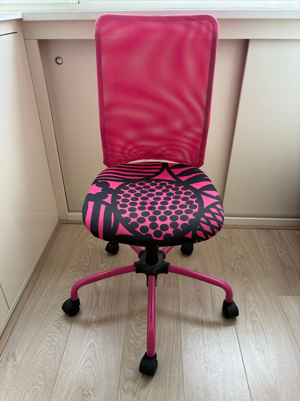 IKEA kinder bureaustoel roze, Huis en Inrichting, Bureaustoelen, Ophalen, Gebruikt, Roze, Bureaustoel