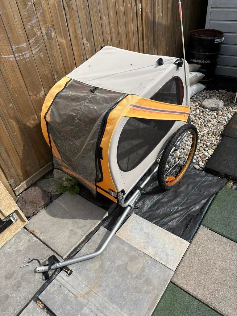 Honden fietskar, Fietsen en Brommers, Fietsaccessoires | Aanhangers en Karren, Ophalen of Verzenden, Gebruikt, Hondenkar