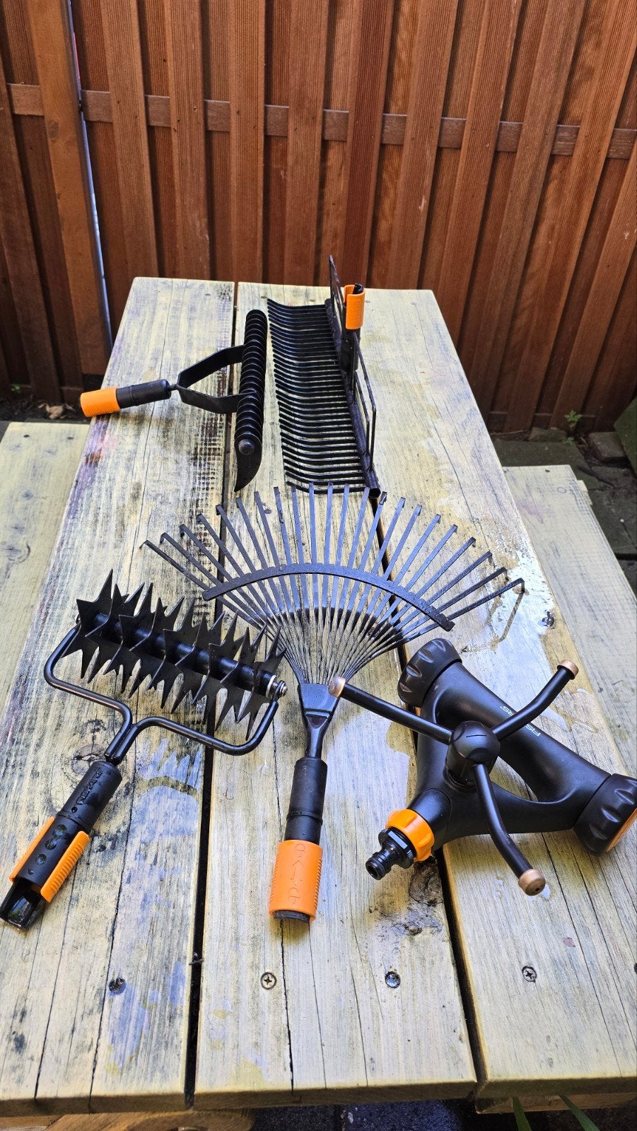 Tuin gereedschap set - Hark, Cultivator, Sproeier, Gebruikt, Hark, Fiskars, Ophalen