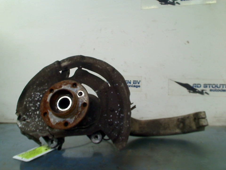 Fusee Links Voor BMW X5 (E70) (2006-12/2008-09), Gebruikt, Petuelring 130, München 80809, , Duitsland, BMW, Bayerische Motoren Werke AG