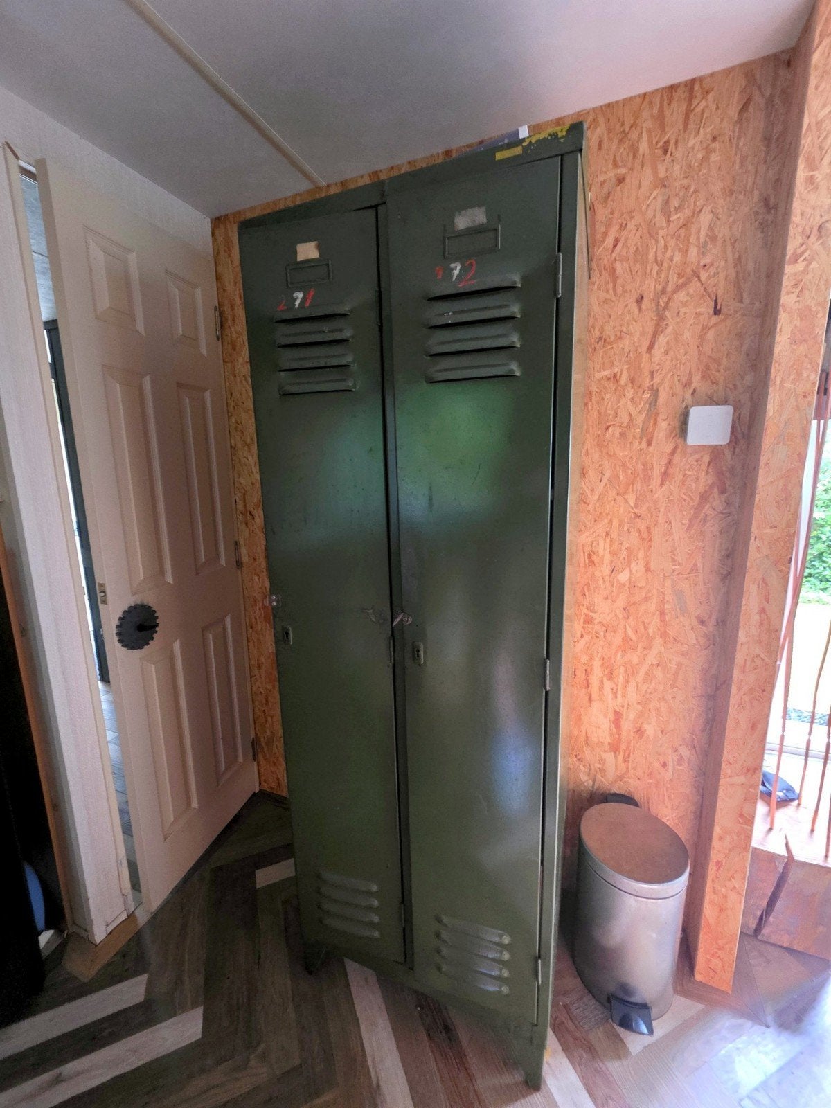 Vintage industriële lockerkast – groen metaal – 2-deurs, Ophalen, Gebruikt