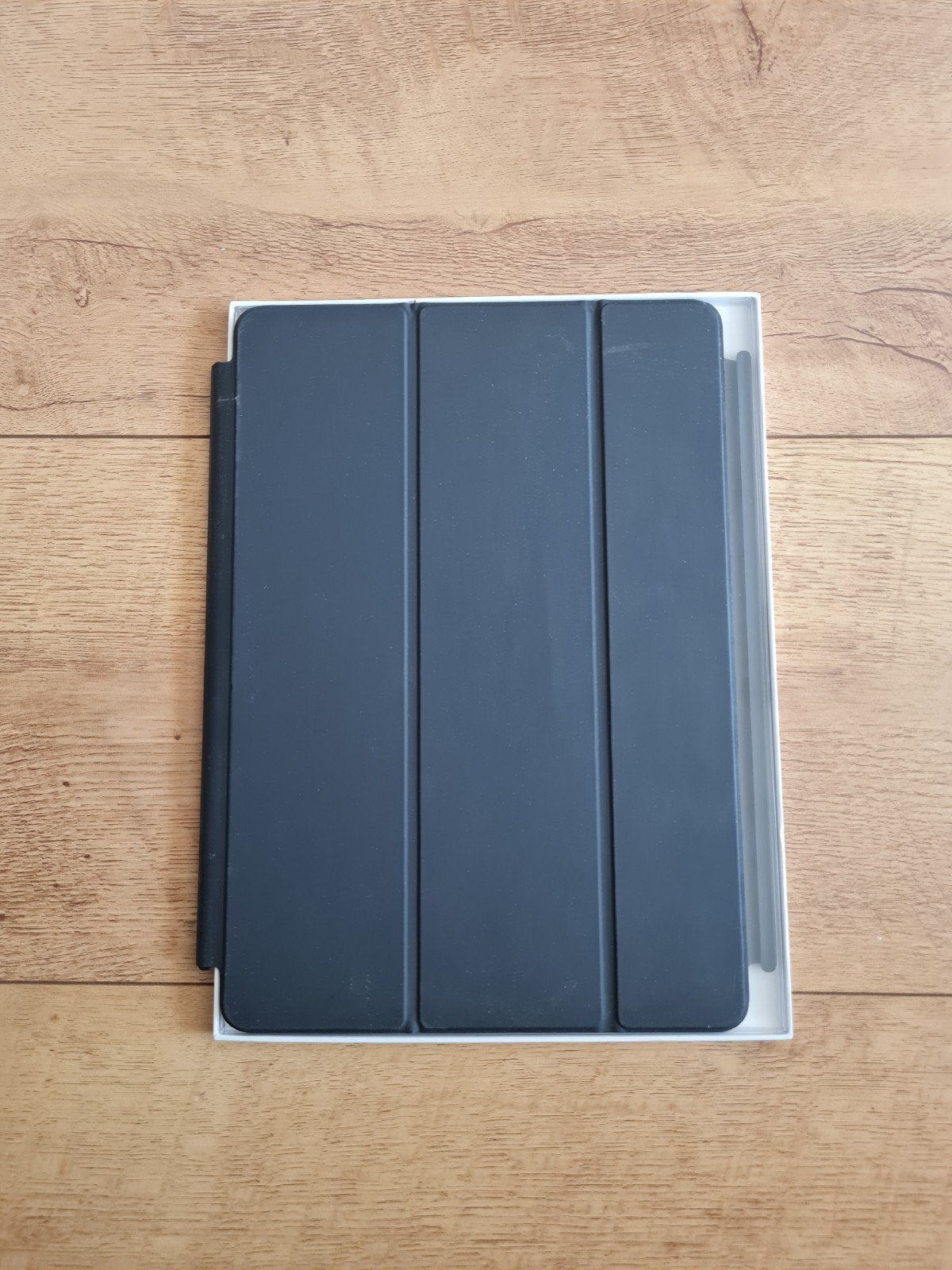 Apple iPad Smart Cover black, 10 inch, Apple Distribution International Ltd., Nieuw, Bescherming voor- en achterkant