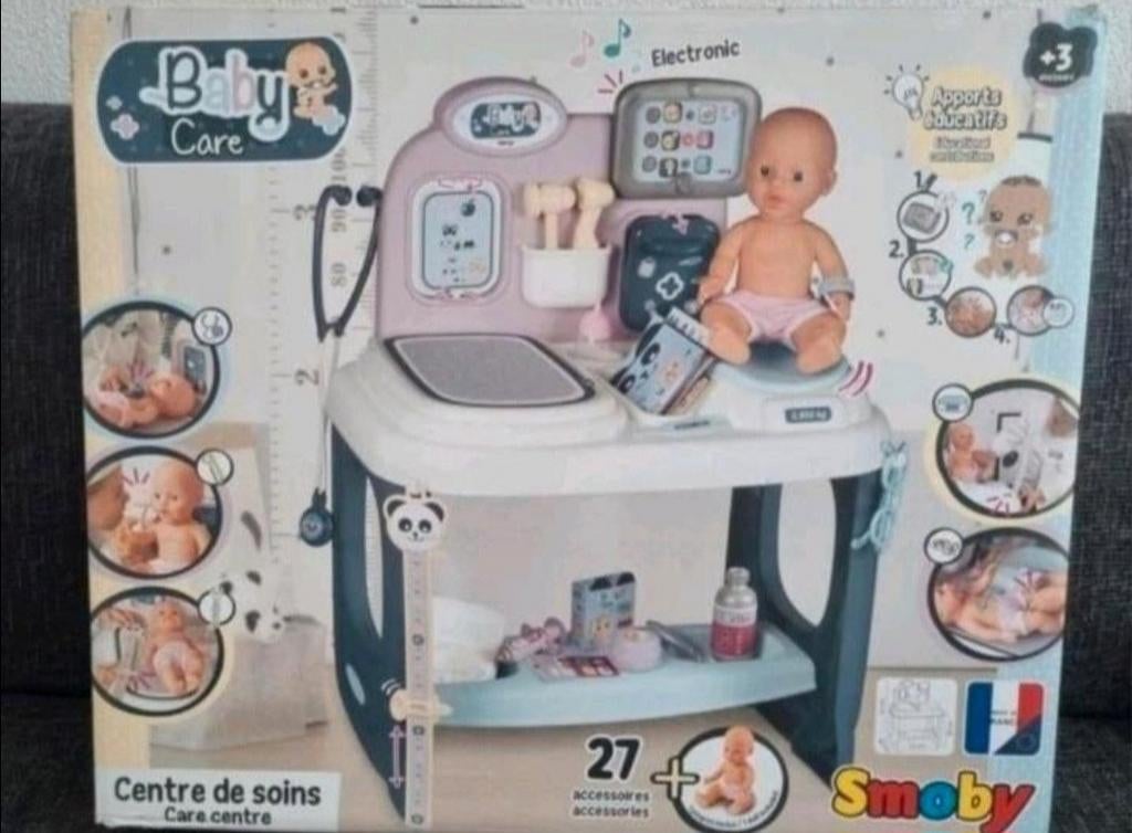 Smoby baby verzorgings centrum nieuw, Kinderen en Baby's, Speelgoed | Poppen, Ophalen of Verzenden, Nieuw, Babypop