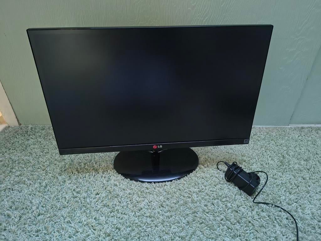 LG Flatron 22EA63V-P Full HD IPS Monitor, Computers en Software, Monitoren, Gebruikt, 60 Hz of minder, DVI, HDMI, VGA, Kantelbaar