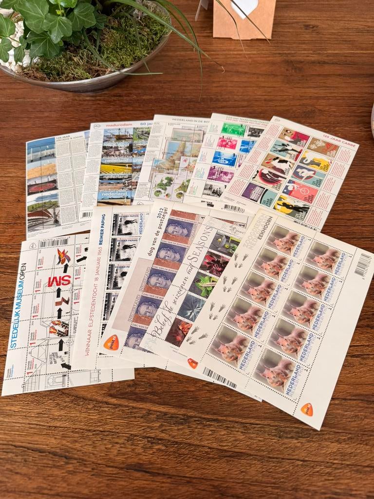 Te koop 100 x tarief 1 van € 1,40 frankeergeldige waarde, Postzegels en Munten, Postzegels | Nederland, Ophalen of Verzenden