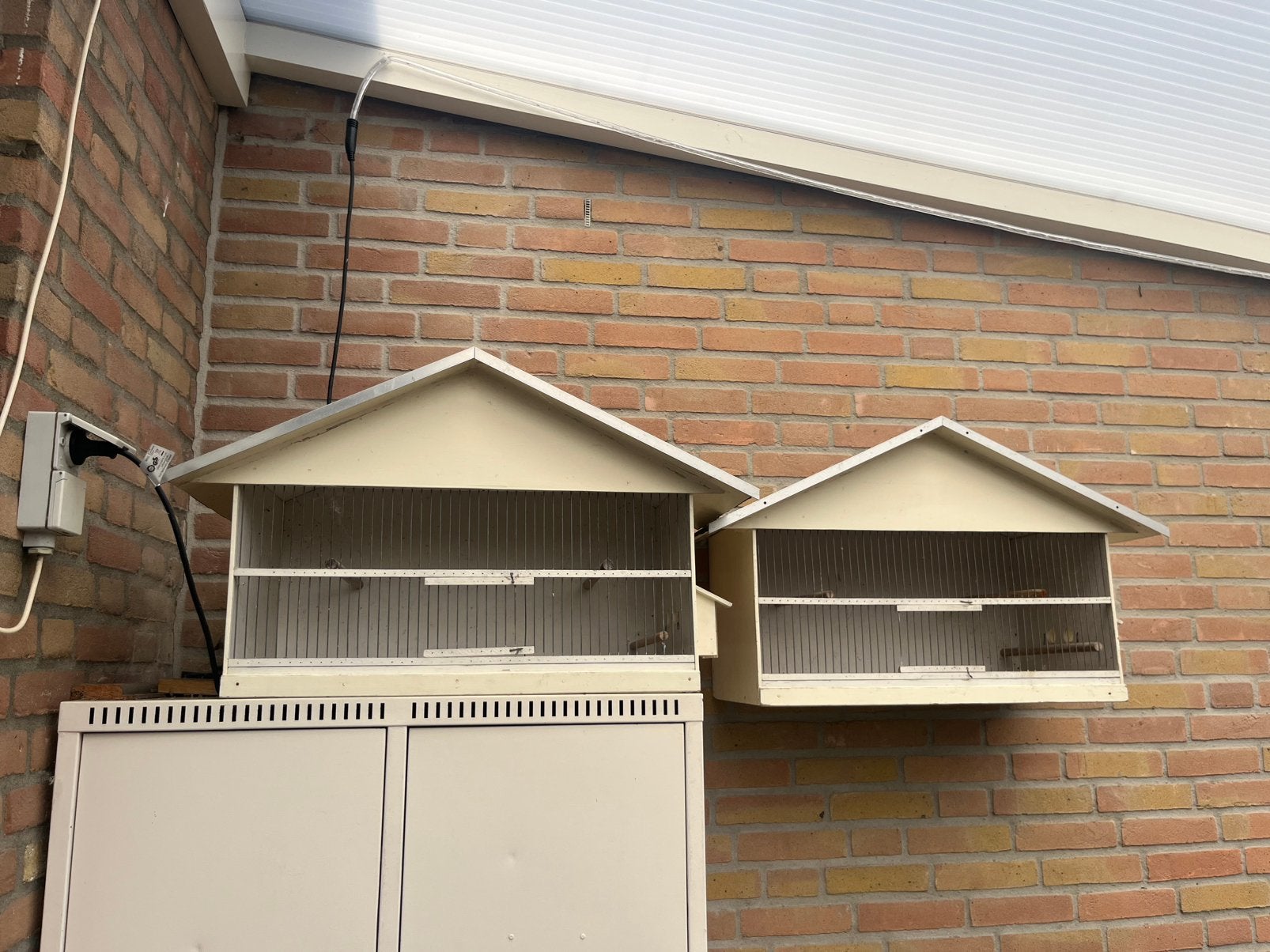 2 vogelkooien / zangkooien, Ophalen, Gebruikt, Hout, Vogelkooi