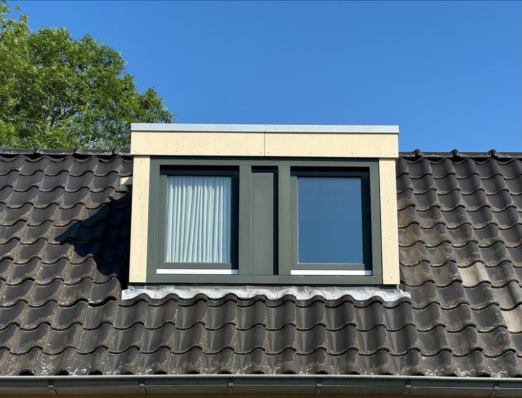 Hardhouten kozijn dakkapel met 2 draai-kiepramen, dubbelglas, Doe-het-zelf en Verbouw, Kozijnen en Schuifpuien, Ophalen, Zo goed als nieuw
