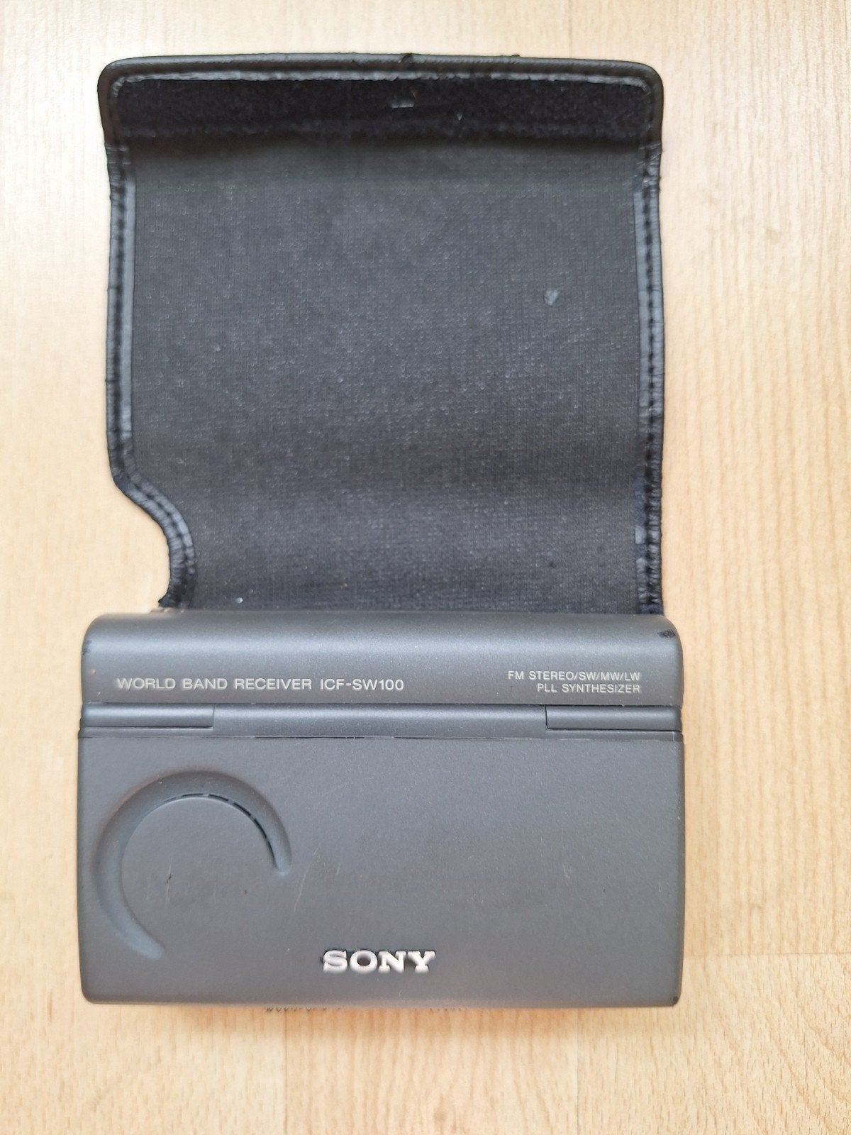 Sony ICF-SW100 Wereldontvanger - Compact en Compleet, Ophalen of Verzenden, Gebruikt, Wereldontvanger