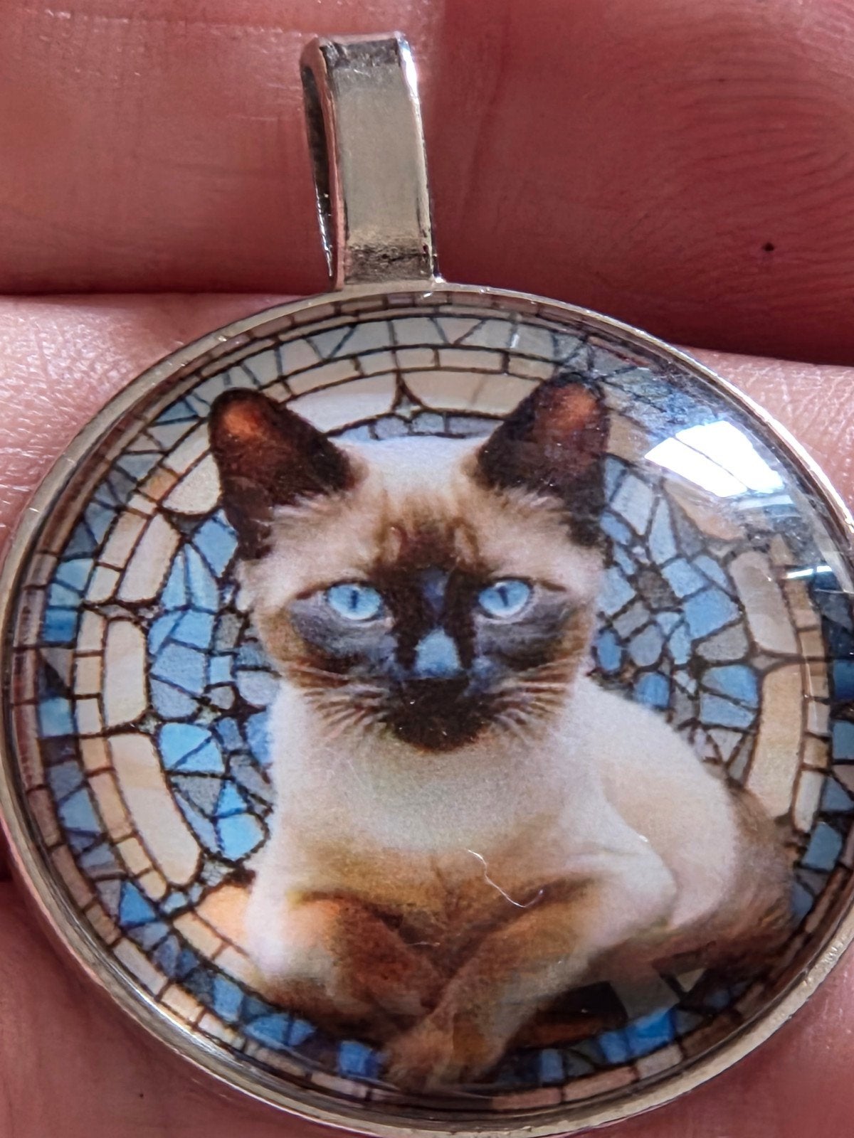 Hanger met glazen cabochon en Siamees katje, Overige kleuren, Glas of Kristal, Nieuw, Ophalen of Verzenden
