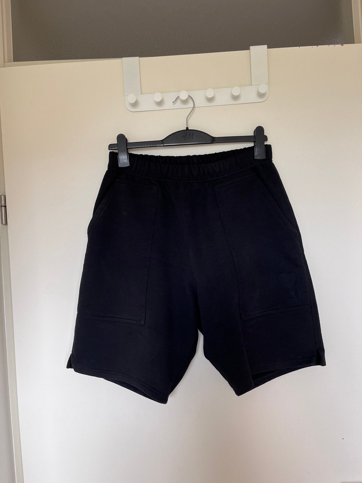 AMI Paris fleece/sweat short, Ophalen of Verzenden, Zo goed als nieuw, Maat 48/50 (M), Zwart