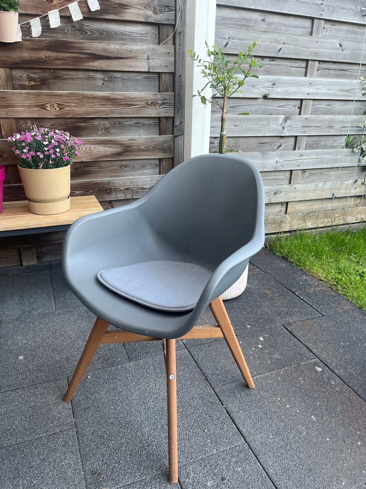 3 stuks - grijze tuin kuipstoel (IKEA) met houten onderstel, Ophalen, Gebruikt, Hout, Eén